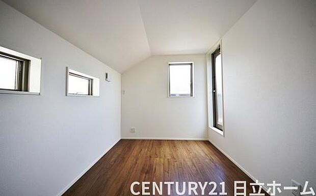 《洋室》　■型にはまらない多才なプライベートルーム。くつろぎの場としてだけでなく、趣味や仕事のパーソナルスペースとしても活躍する、ゆったりした寝室。個の時間をたっぷり楽しめる快適空間です。