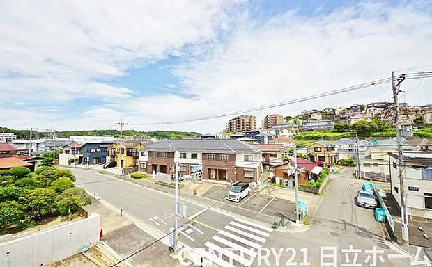 《眺望》　■「空」×「光」×「風」。開放感を具現化したような現地は、まさに「永住の地」としての選択肢です。