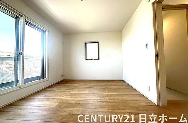 《寝室》 ■心地よい眠りへといざなうしっとりと落ち着いた雰囲気の寝室。