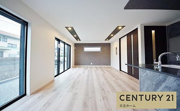 《リビングダイニング》 ■落ち着いた雰囲気で、大人の気品漂うLDK。