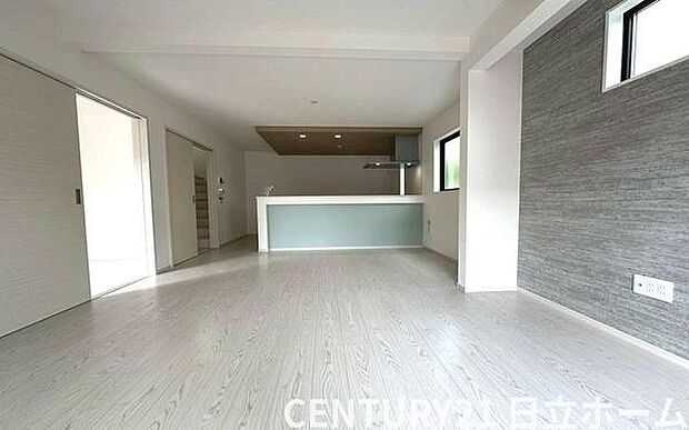 《リビングダイニング》　■上質な時間を育む暮らしのメインステージ。寛ぎとご家族とのコミュニケーションを育む居心地のよい場所。家族の笑顔と何気ない会話がいつまでも絶えないそんな素敵な空間の予感がします。