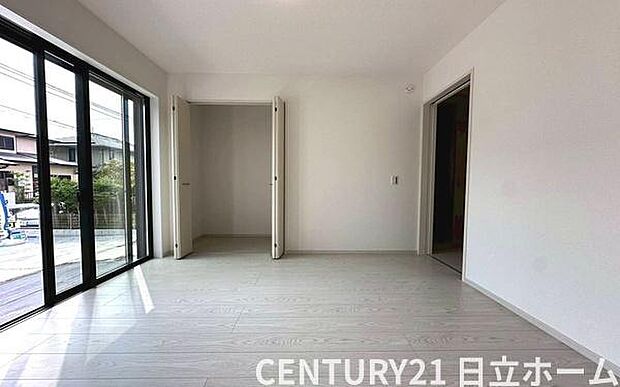 《洋室》　■型にはまらない多才なプライベートルーム。くつろぎの場としてだけでなく、趣味や仕事のパーソナルスペースとしても活躍するゆったりした洋室。落ち着きがあり個の時間をたっぷり楽しめる快適空間です。