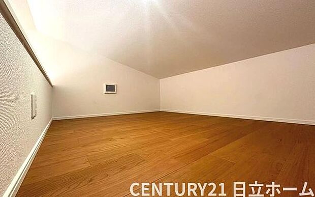 《ロフト》　■収納力のあるゆとりのロフト。季節物やお子様との思い出をしっかり収納でき重宝します。お子様にとっては特別な秘密基地にも。