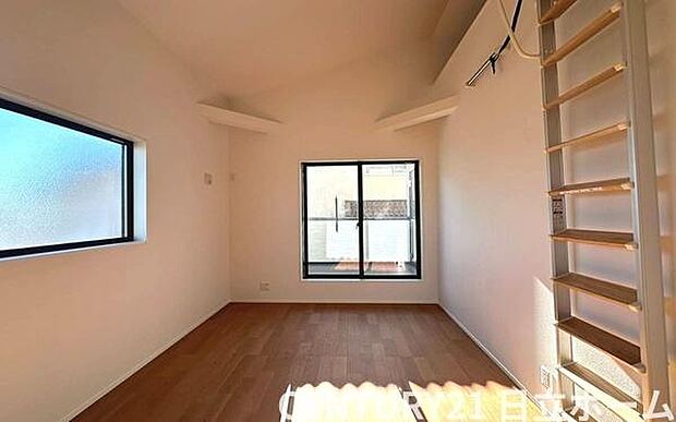 《洋室》　■明るくスタイリッシュな空間になっています。