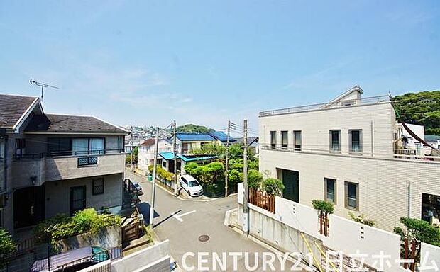 《眺望》　■「空」×「光」×「風」。開放感を具現化したような現地は、まさに「永住の地」としての選択肢です。