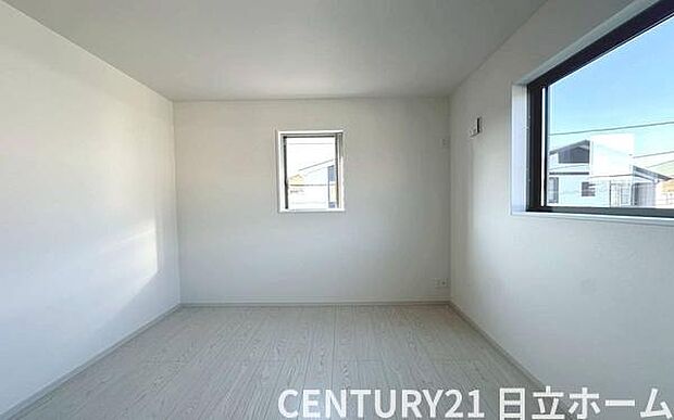 《洋室》　■机とべットを入れても十分な広さ。。お子様の勉強部屋に。