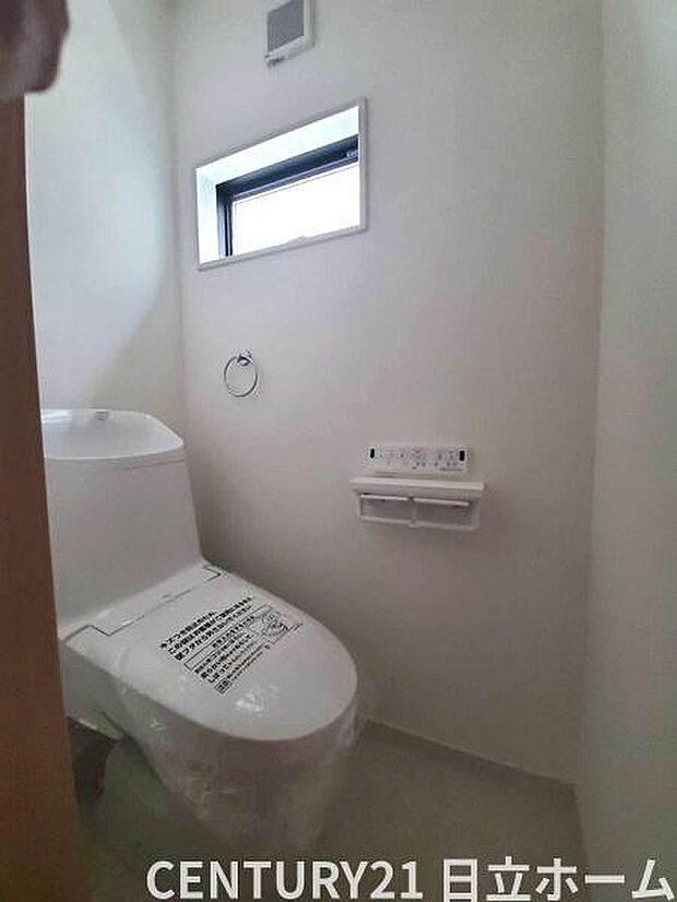 《トイレ》　■清潔感のある落ち着いたトイレ。