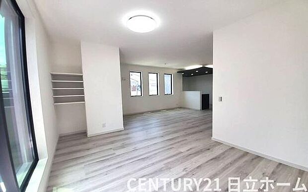 《リビングダイニング》　■上質な時間を育む暮らしのメインステージ。寛ぎとご家族とのコミュニケーションを育む居心地のよい場所。