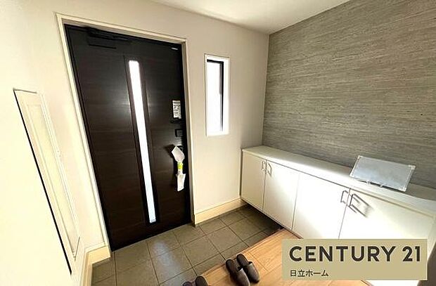 《玄関》 ■シューズボックス付きで玄関もスッキリ。