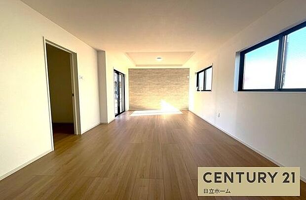 《リビングダイニング》 ■家族が自然と集まって、思い思いにくつろぎ、遊び、語らう、やすらぎの空間。