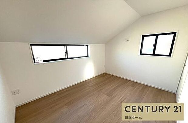 《子供部屋》 ■明るい陽の差す居室。子供部屋にもちょうど良さそうですね。