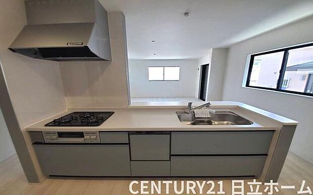 《システムキッチン》　■お手入れしやすくきれいなキッチン。お料理の始めから後片付けまで楽しい時間になりそうです。