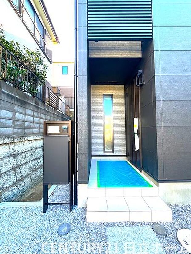 《玄関》　■我が家の顔である玄関。帰るのが楽しみになりますね。