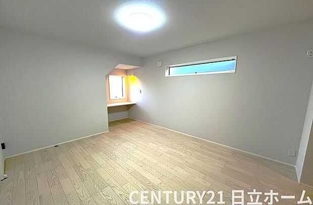 《寝室》 ■心地よい眠りへといざなうしっとりと落ち着いた雰囲気の寝室。