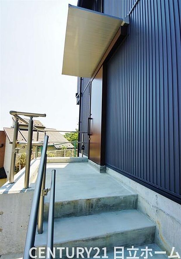 《玄関》　■我が家の顔である玄関。帰るのが楽しみになりますね。