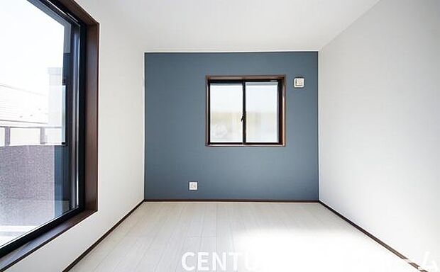 《寝室》　■心地よい眠りへといざなうしっとりと落ち着いた雰囲気の寝室。