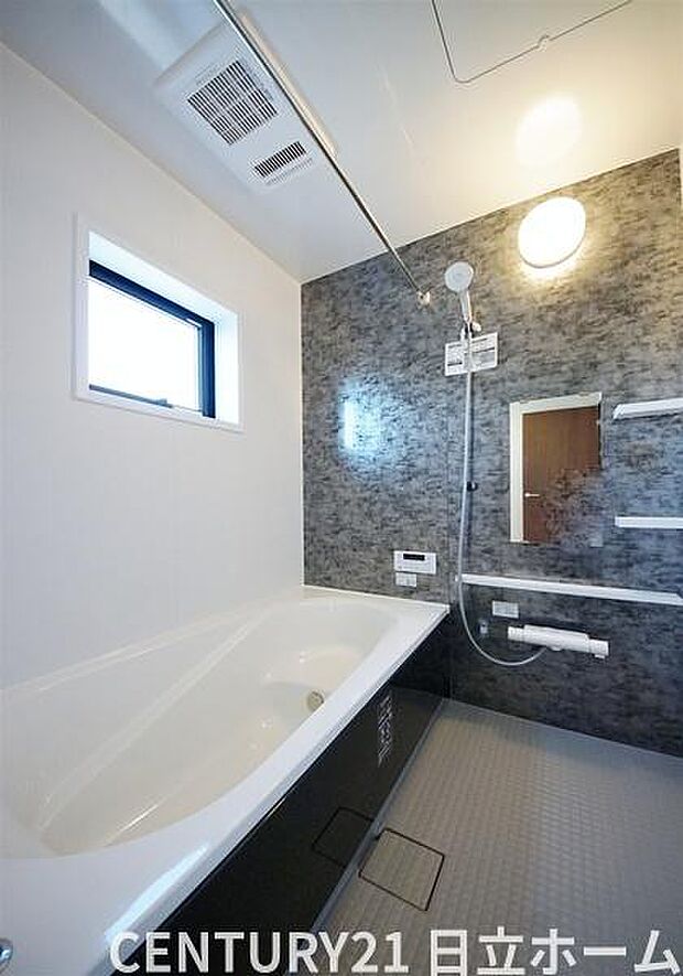 《浴室》　■ゆったりくつろげる癒しのバスルーム。