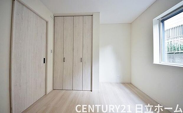 《洋室》 ■明るくスタイリッシュな空間になっています。