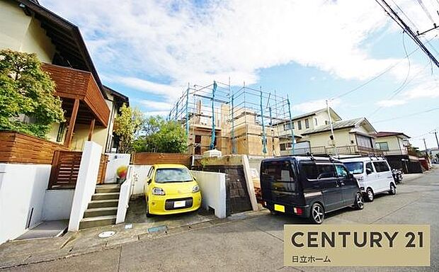 《前面道路》　■閑静な住宅街の一角