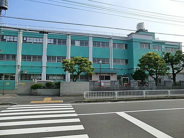 鶴見乳幼児福祉センター 保育園分園入船の森まで162m、お天気の良い日は、陽当りの良い園庭から子供たちの楽し気な声が聞こえてきます。