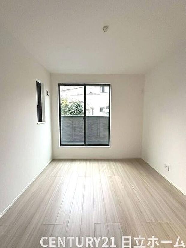 《寝室》　■心地よい眠りへといざなうしっとりと落ち着いた雰囲気の寝室。収納豊富で寝室をいつもすっきりさせてくれます。