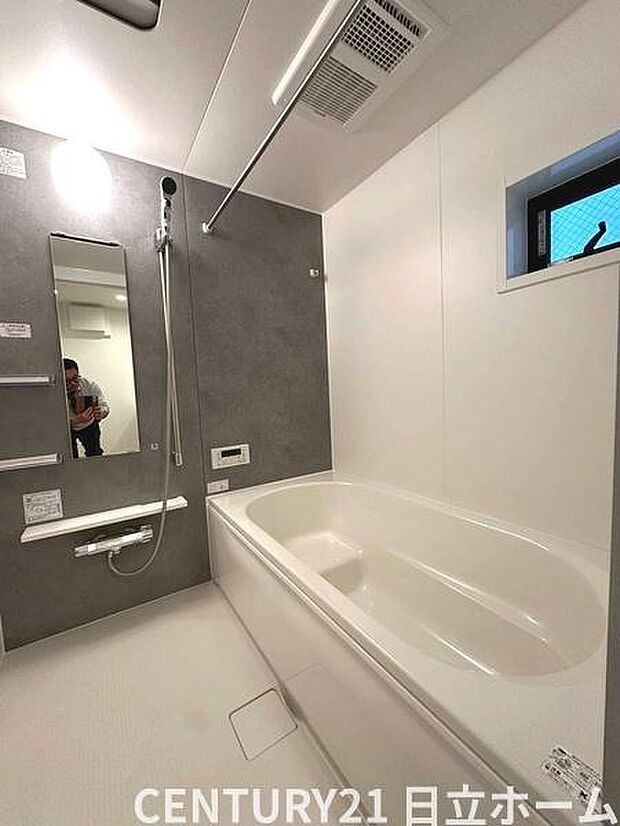 《浴室》　■ゆったりくつろげる癒しのバスルーム。