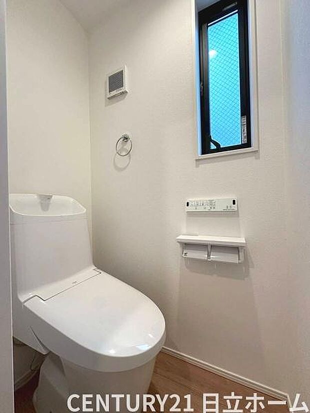 《トイレ》　■清潔感のある落ち着いたトイレ。