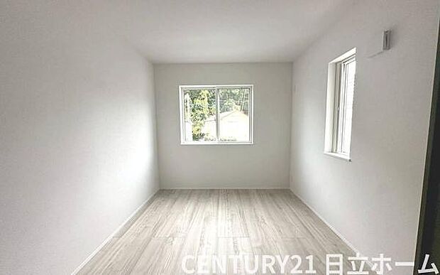 《洋室》 ■型にはまらない多才なプライベートルーム。くつろぎの場としてだけでなく、趣味や仕事のパーソナルスペースとしても活躍する、ゆったりした寝室。個の時間をたっぷり楽しめる快適空間です。