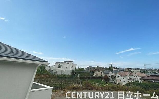 《眺望》 ■目の前には気持ちの良い青空が広がります。開放的で開けた空間が望めます。