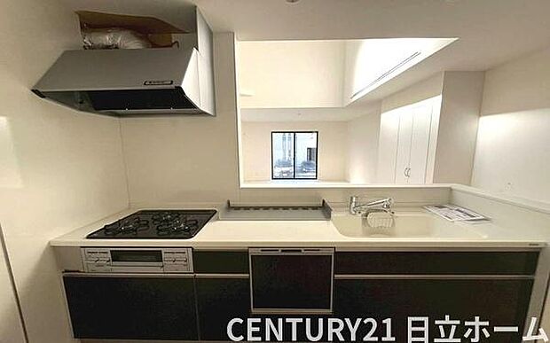 《システムキッチン》 ■会話を楽しみながら食事を味わう。一緒にいる時間が楽しい空間。カフェにいるような気分で毎日を過ごしたい。家族でいる時間を柔らかに包み込むインテリア。