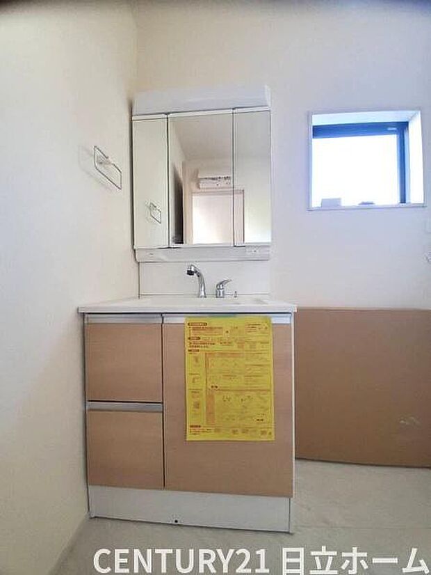 《洗面化粧台》 ■使いやすいシャープなデザインの洗面化粧台。