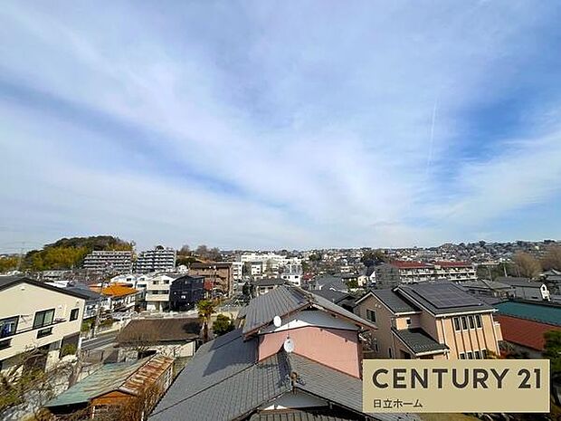 《眺望》　■目の前には気持ちの良い青空が広がります。開放的で開けた空間が望めます。