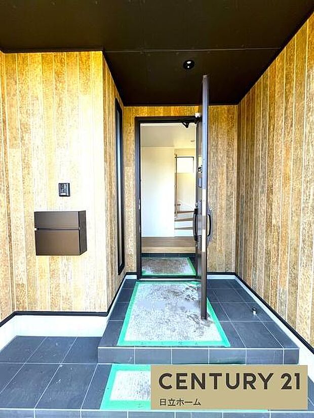 《玄関》　■我が家の顔である玄関。帰るのが楽しみになりますね。