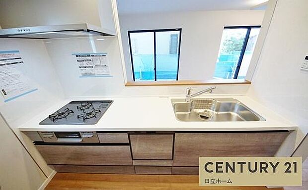 《食器洗い乾燥機》 ■食事後もゆっくり過ごせる食器洗い乾燥機を設置。