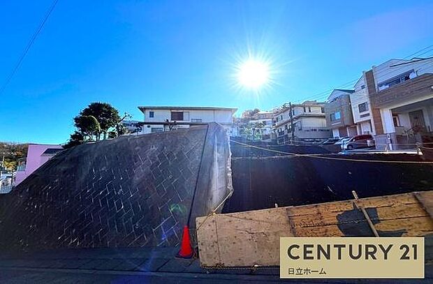 《現地》 ■青い空と白い雲、気分が晴れる場所がここにあります。