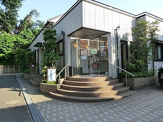 伊藤医院まで1022m、科目:内科 車イスの方、視覚障害で付添の必要な方の受診、介護保険の申請等、近隣地域の方々へのフォローを心がけております。