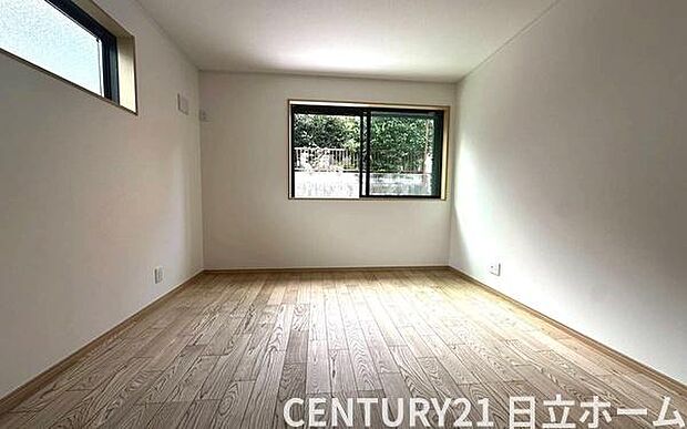 《寝室》 ■心地よい眠りへといざなうしっとりと落ち着いた雰囲気の寝室。収納豊富で寝室をいつもすっきりさせてくれます。