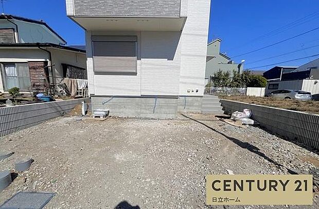 《駐車場》 ■駐車場1可能(車種による)。間口もゆったり。らくらく停められます。