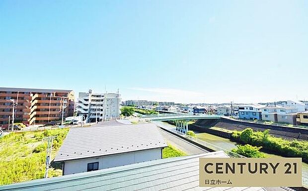 《眺望》　■目の前には気持ちの良い青空が広がります。開放的で開けた空間が望めます。