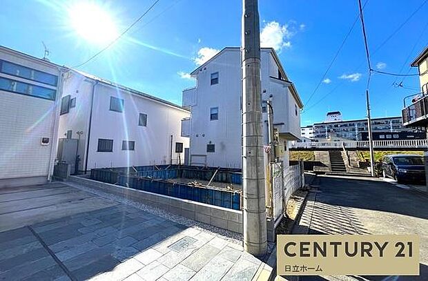 《外観》　■家族みんなが落ち着ける場所。明るい空間で心も暖か、朝から爽やかな気分。寝る時も包みこまれるようにふんわりと。家にいることが心と体に優しい暖かな暮らし。