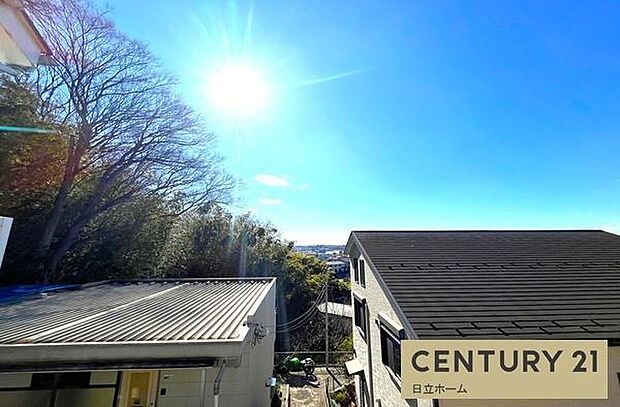 《眺望》 ■目の前には気持ちの良い青空が広がります。開放的で開けた空間が望めます。