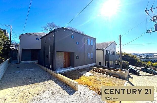 《外観》 ■家族みんなが落ち着ける場所。明るい空間で心も暖か、朝から爽やかな気分。寝る時も包みこまれるようにふんわりと。家にいることが心と体に優しい暖かな暮らし。