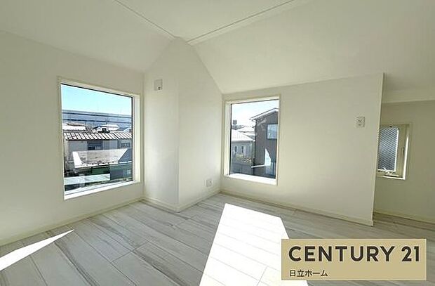 《洋室》 ■収納もしっかりとれていて、陽当たりも良く明るい居室。