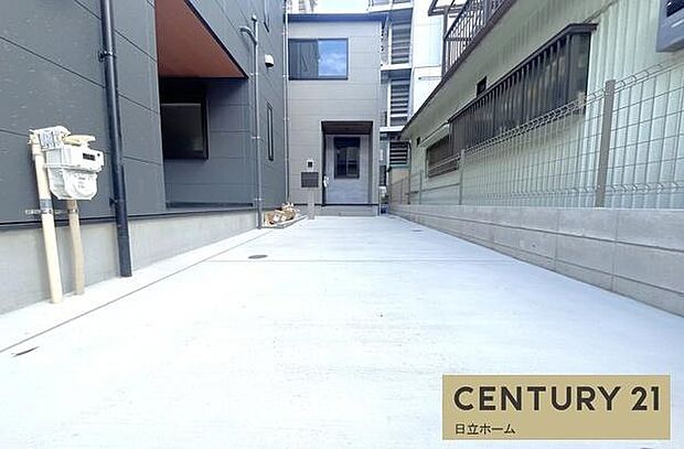 《駐車場》 ■フラットアプローチ駐車場1台可能。(車種による)