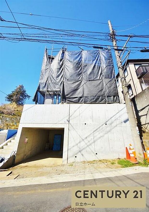 《前面道路》 ■静かで落ち着いた雰囲気。