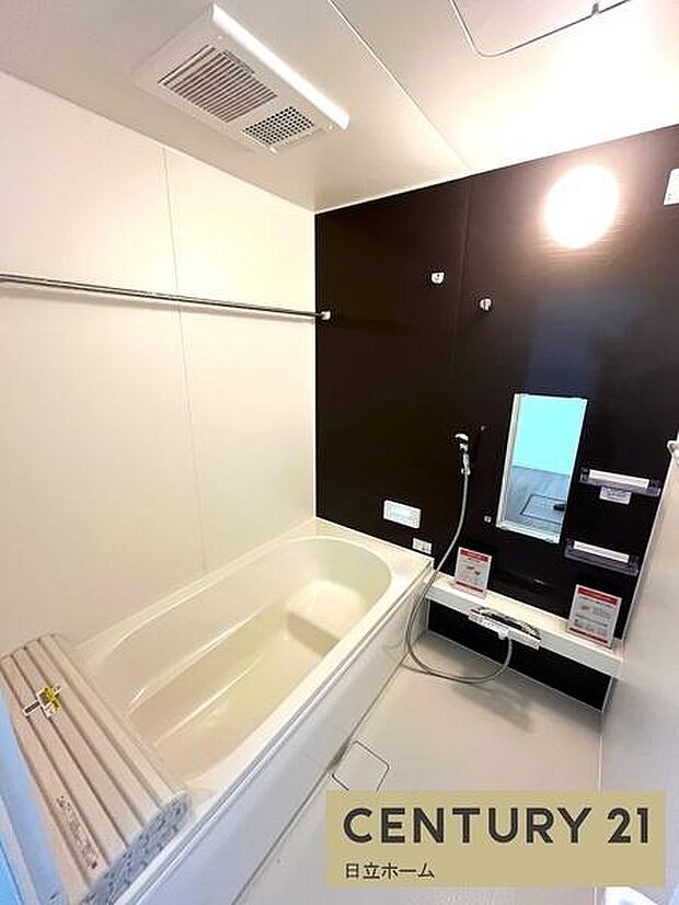 《浴室》　■ゆったりくつろげる癒しのバスルーム。