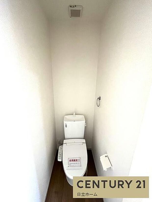 《トイレ》　■清潔感のある落ち着いたトイレ。