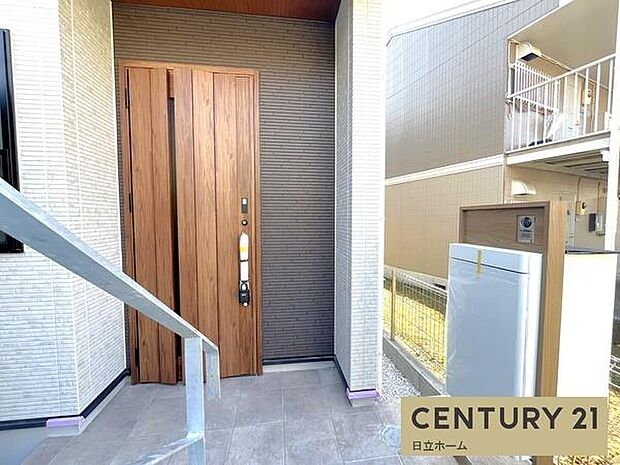 《玄関》■センスの良い美しいアプローチ。