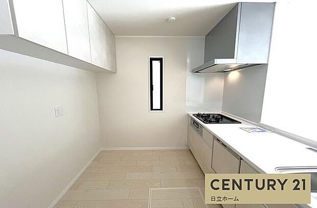 《システムキッチン》　■お手入れしやすくきれいなキッチン。お料理の始めから後片付けまで楽しい時間になりそうです。