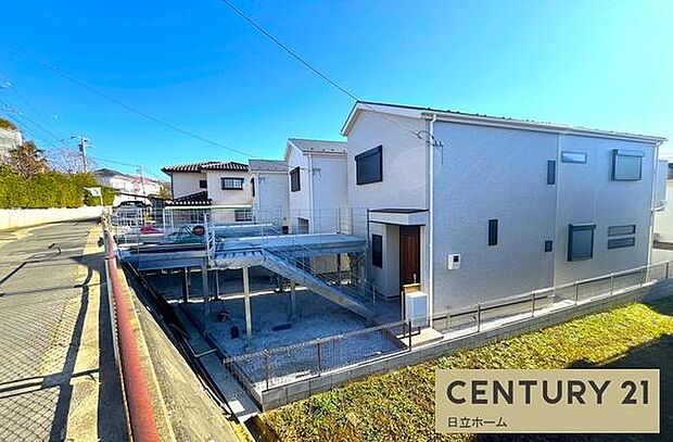 《外観》　■豊かな光が照らすこの場所は、たわいもない会話を楽しみ、ゆったりとした時間を過ごす場所。家族の日常が刻まれる大切な空間です。